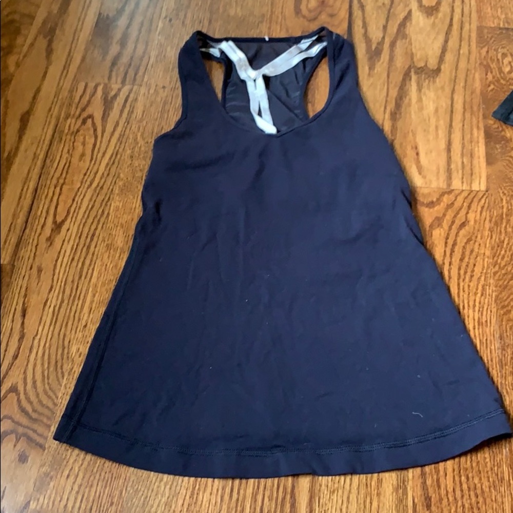 Lululemon workout top